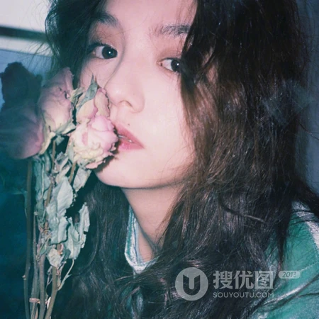 女生与花的微信QQ头像冷门个性