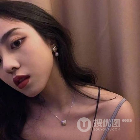 与宠物合影的女生，开心出行的女生头像合集
