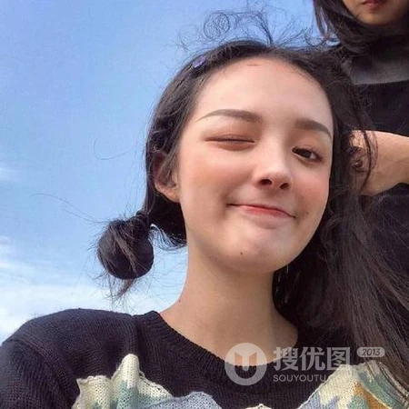 与宠物合影的女生，开心出行的女生头像合集