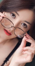 气质女生教师紧身黑裙吸睛荡魄小黑板前妩媚柔美写真图片