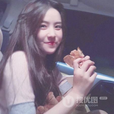 清纯长发的女生生活照头像图片