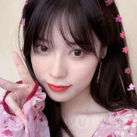 比耶手势自拍的长发女生头像图片