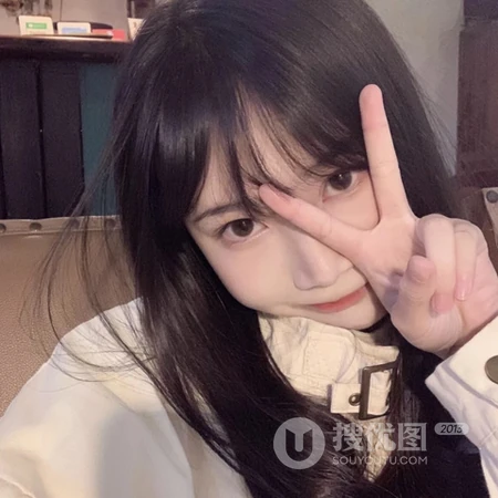 比耶手势自拍的长发女生头像图片