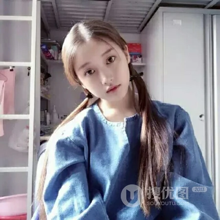 长发歪脖子自拍的清纯女生头像图片