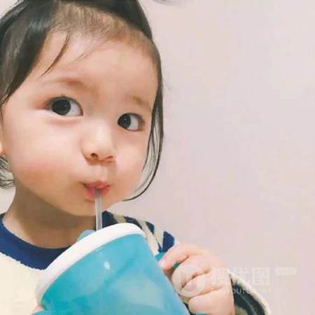 萌萌做鬼脸的萌宝头像图片