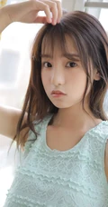 90后空气刘海长发白皙可爱精选少女蓝衣短裤私密写真图片