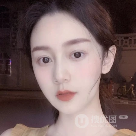 扎大马尾辫的冷酷高冷小姐姐微信头像图片推荐
