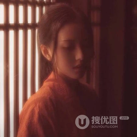 扎大马尾辫的冷酷高冷小姐姐微信头像图片推荐