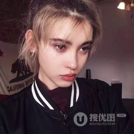 扎大马尾辫的冷酷高冷小姐姐微信头像图片推荐
