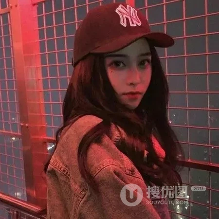 抖音热门的戴帽子的女生酷头像图片