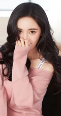 杨幂气质大波浪发型妩媚气质代言睡衣系列私密写真图片