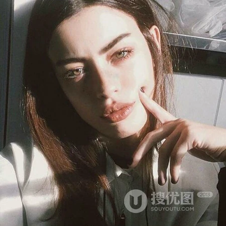 欧美霸气高冷女生模特摄影裁剪微信头像