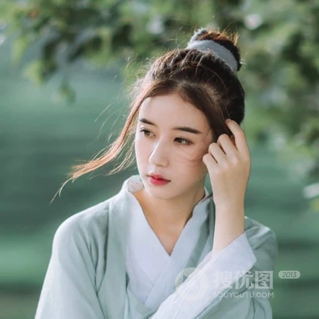 绿衣洒脱的古风森系小姐姐头像图片，非常有个性独一无二