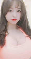 肉肉身材韩国修身女生播主Coco气质吸睛写真，生活照图片图集