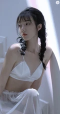 谁说骨感不能气质？高颜值双麻花辫女生轻纱白裙超高清私密图片