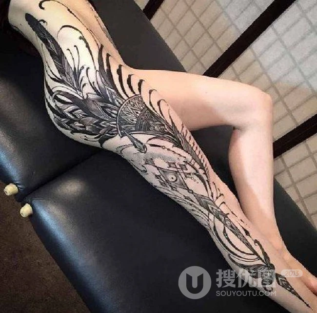 线条感十足的气质图腾纹身，不穿衣服光屁股女生全裸图腾纹身图案 第4张