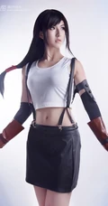 超美长发少女COS《最终幻想》蒂法气质女生高清摄影图片，还原度很高了