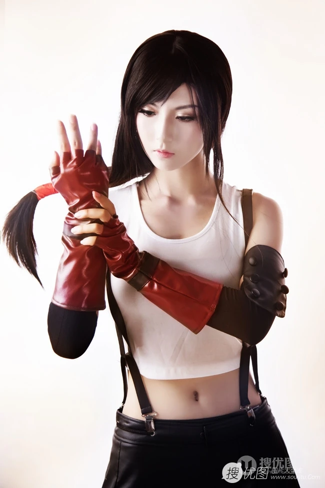 超美长发少女COS《最终幻想》蒂法气质女生高清摄影图片，还原度很高了
