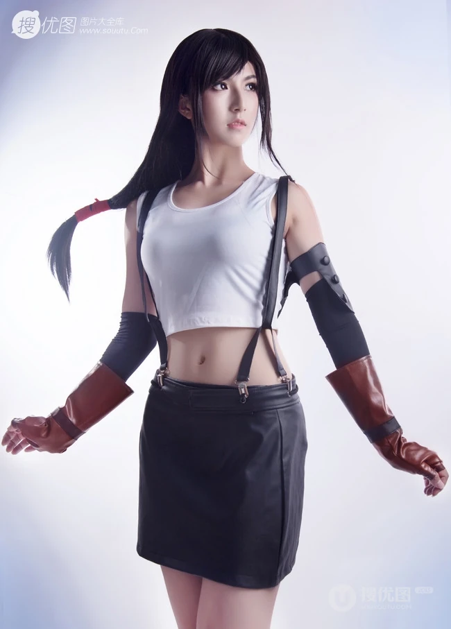 超美长发少女COS《最终幻想》蒂法气质女生高清摄影图片，还原度很高了