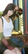 超美长发少女COS《最终幻想》蒂法气质女生高清摄影图片，还原度很高了