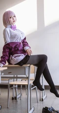 颜值女生cos紫发&ldquo;电光超人古利特&rdquo;超气质袜装控最爱摄影图片