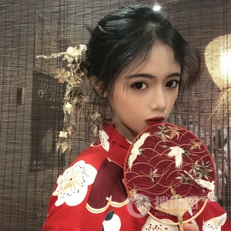 拿纸扇穿和服的日本女生个性QQ头像图片