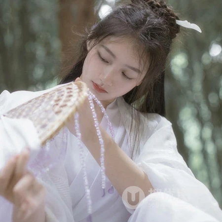 古风头像选这套就够了！唯美竹林抚琴的古风女生头像图片