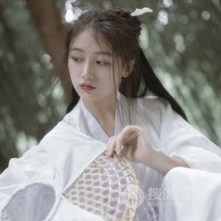 古风头像选这套就够了！唯美竹林抚琴的古风女生头像图片