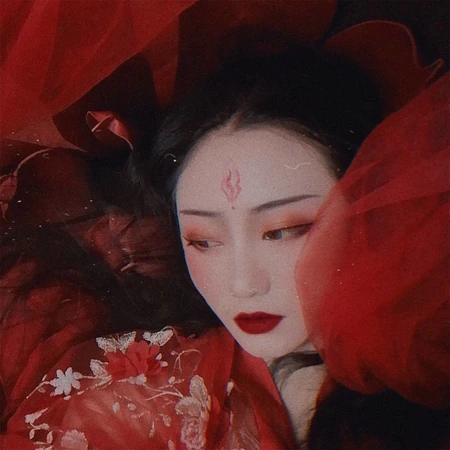 古风就要红衣女，一张用一年的古风穿红衣的霸气女生头像图片