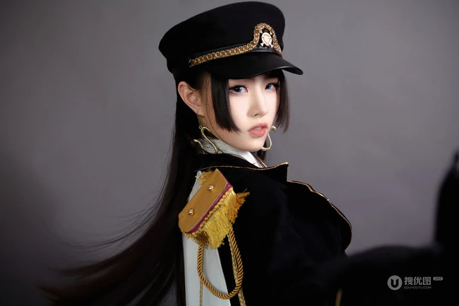 大长腿气质女生COS海贼王角色人物女帝波雅&middot;汉库克摄影图片
