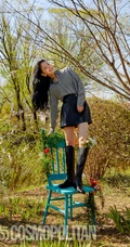 章若楠多套气质复古时尚穿着游公园美拍登杂志封面写真图片