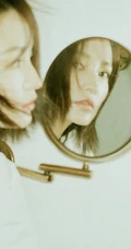 李沁复古唯美青涩白衣牛仔裤写真，仿佛时光机，再回少女时代