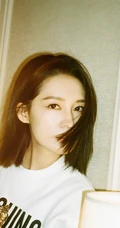 李沁复古唯美青涩白衣牛仔裤写真，仿佛时光机，再回少女时代