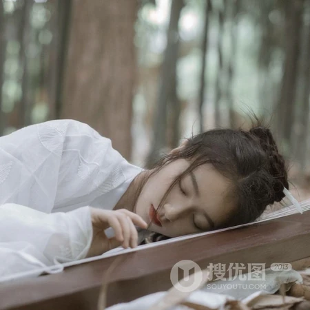 提纸灯笼的古风少女，仙气的汉服女生头像4月27日合集