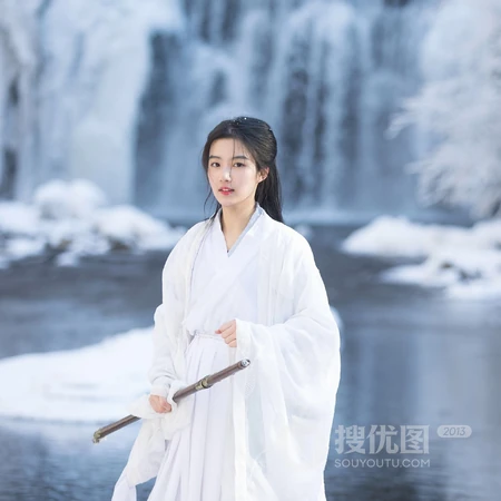 提纸灯笼的古风少女，仙气的汉服女生头像4月27日合集