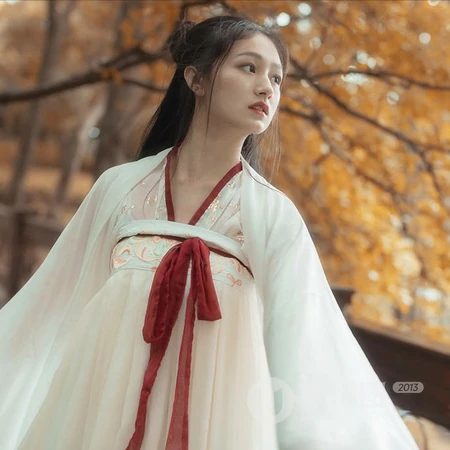 提纸灯笼的古风少女，仙气的汉服女生头像4月27日合集