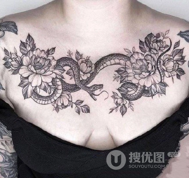 气质、个性、另类的女性胸前，肩胛处花卉类纹身大图案图片作品 第6张