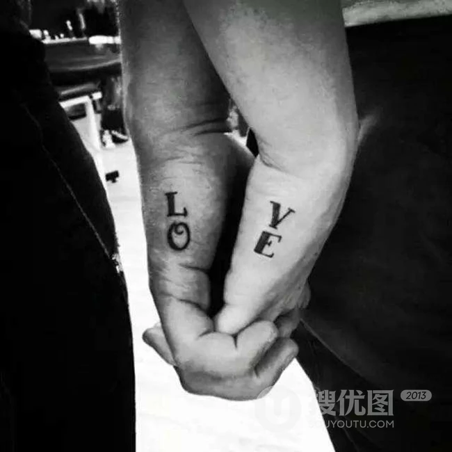 love字样情侣纹身图片，左右配对带字母love的爱意情侣纹身作品 第6张