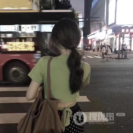 唯美的夕阳下的长发女生背影头像套图