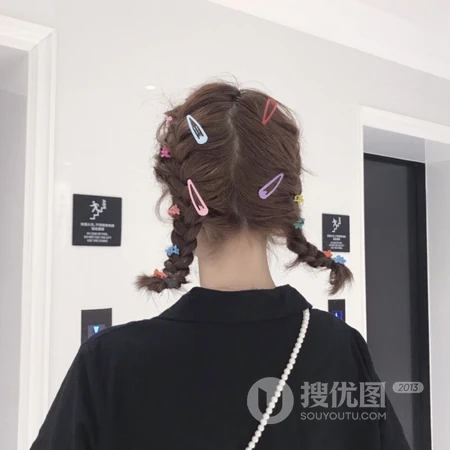 唯美的夕阳下的长发女生背影头像套图