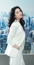 刘亦菲全白look西装套装气质美丽大方写真图片