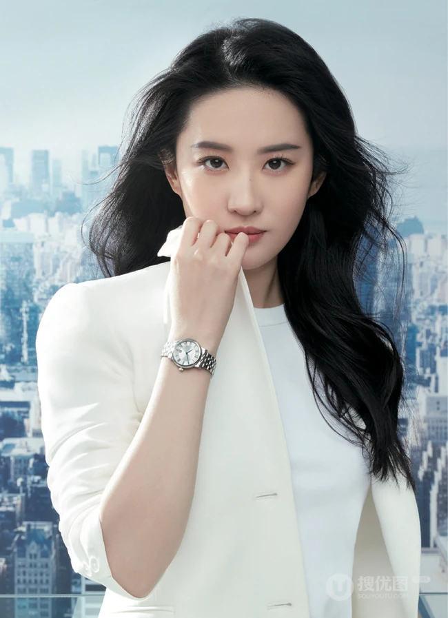 刘亦菲全白look西装套装气质美丽大方写真图片
