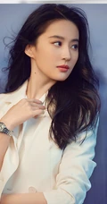 刘亦菲全白look西装套装气质美丽大方写真图片