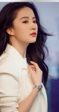刘亦菲全白look西装套装气质美丽大方写真图片