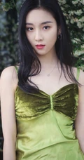 纯少女葛施敏户外街拍写真美照