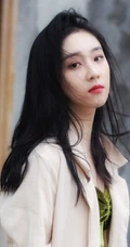 纯少女葛施敏户外街拍写真美照