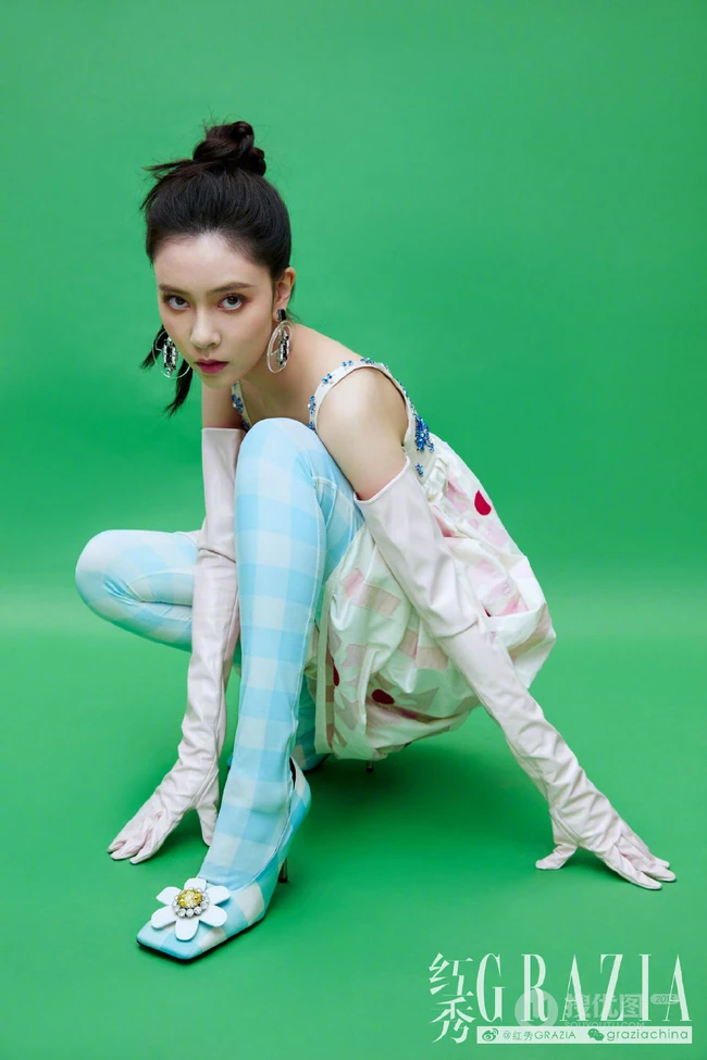 宋妍霏甜美水果主题系列服饰清新杂志封面写真图片集