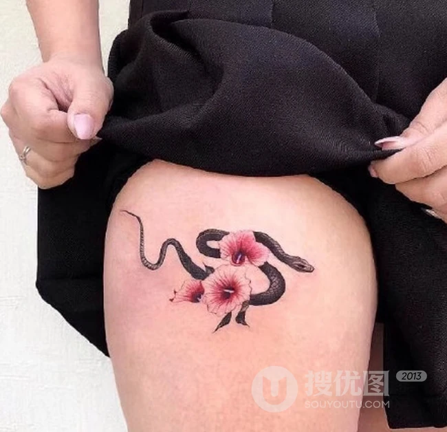 蛇纹身图案图片，女生身体各部位气质小蛇彩绘纹身图片 第7张