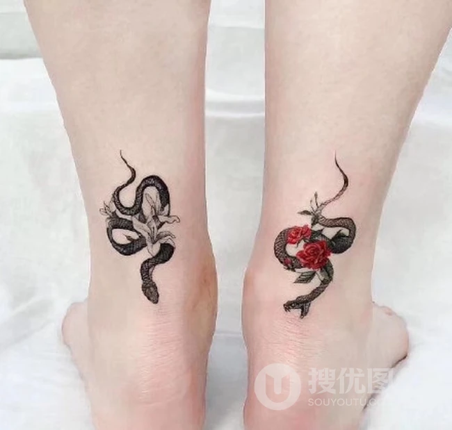 蛇纹身图案图片，女生身体各部位气质小蛇彩绘纹身图片 第4张