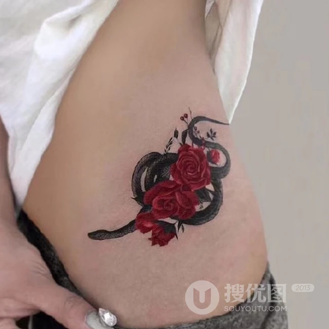 蛇纹身图案图片，女生身体各部位气质小蛇彩绘纹身图片 第10张